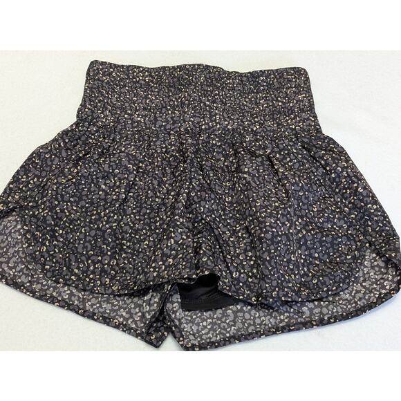 FREE PEOPLE FP Movement Shorts Size Small The Way Home Animal Print Leopard‎ - Picture 1 of 9